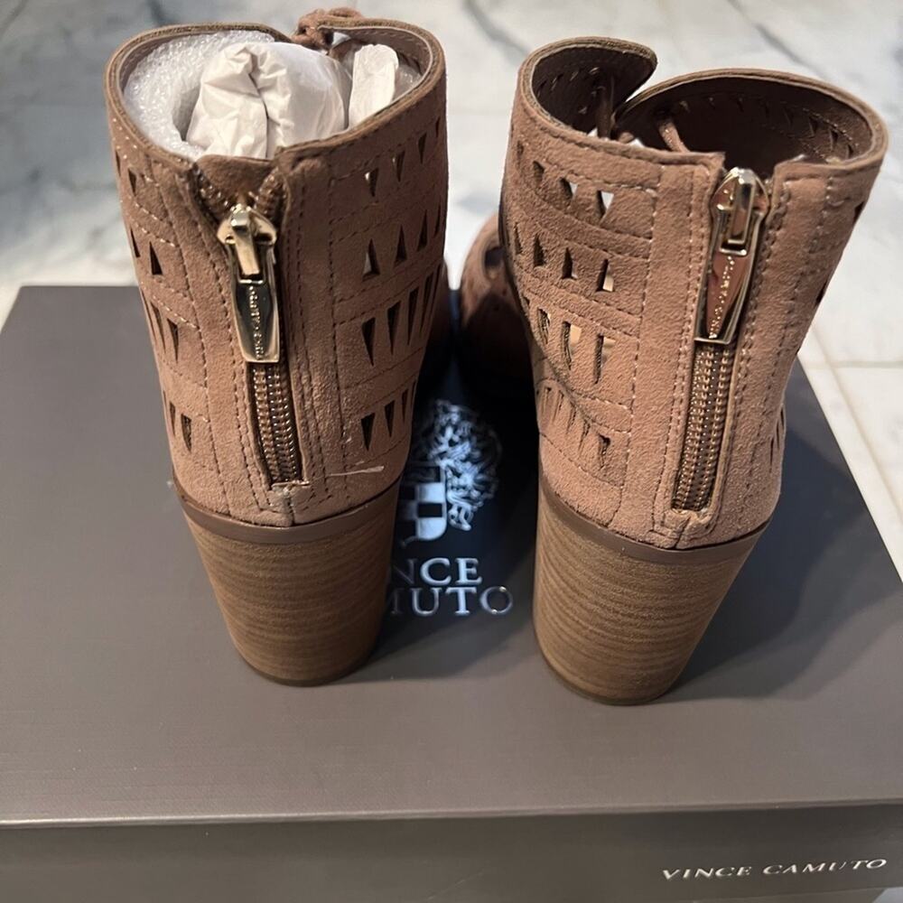 Vince Camuto Tarita Lace-Up Sandal Women US 9W Brown Suede Block Heel - Picture 2 of 6